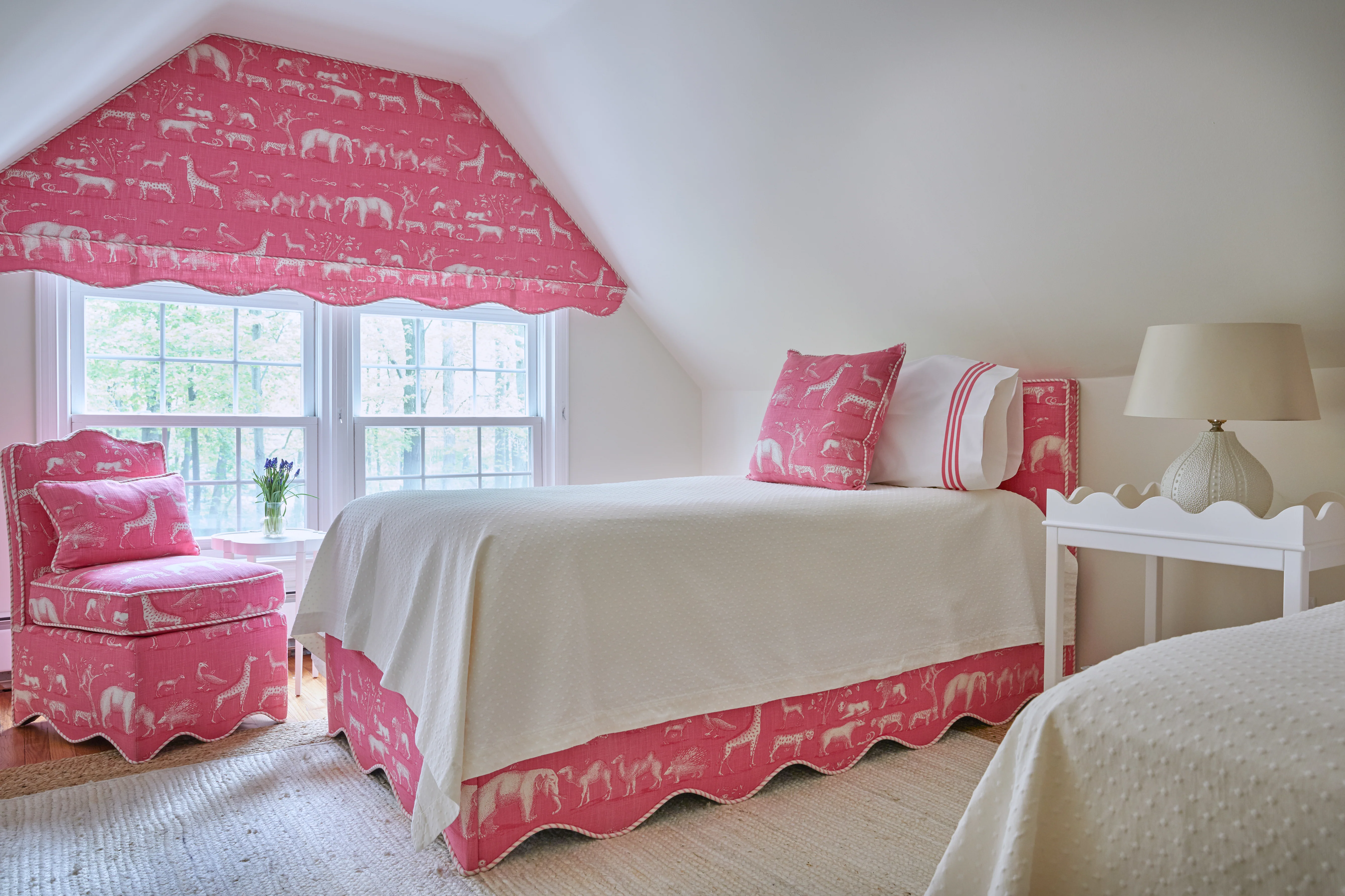 Capri Classic Platform Bed - Image 4