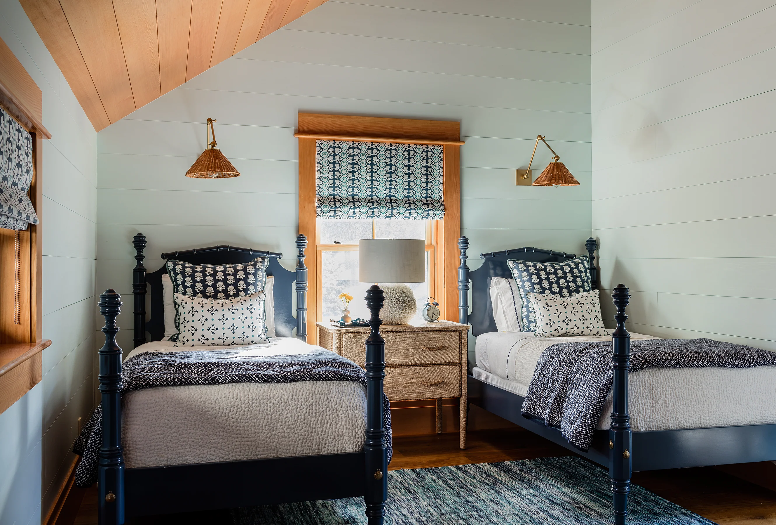 Wilton 4-Poster Bed - Image 4